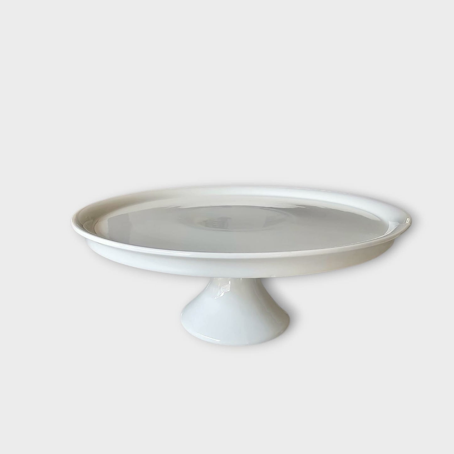White Ceramic Cake Stand – 10cm high - FOR HIRE
